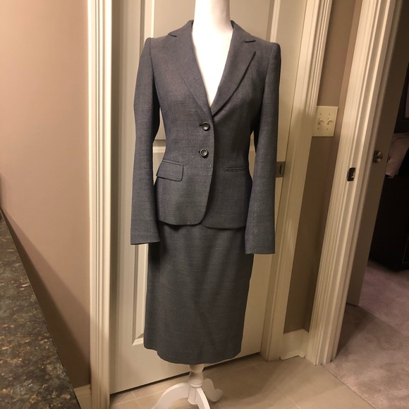 escada suit